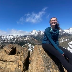 Meet your Posher, Caitlin